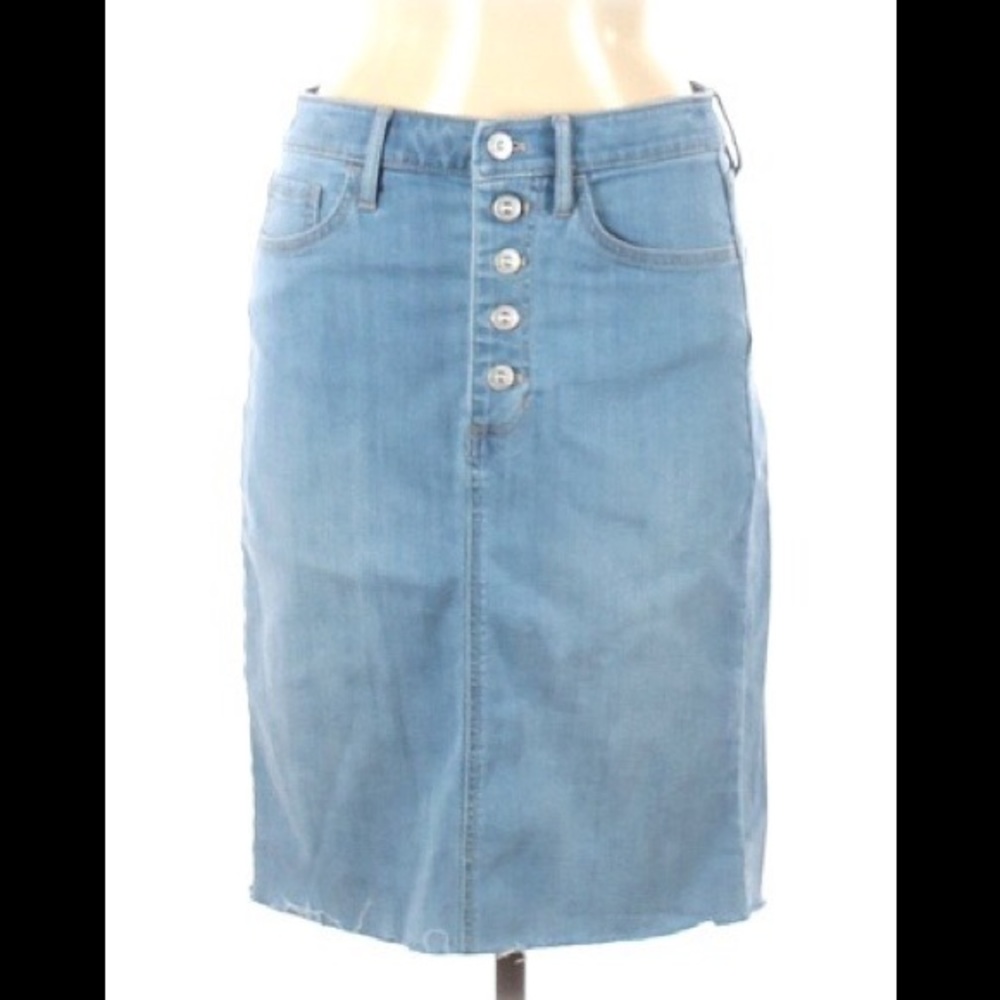 Banana Republic Button Front light denim skirt